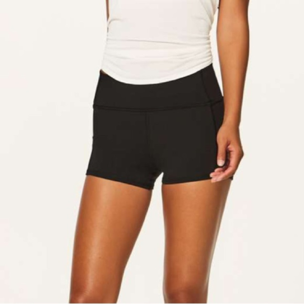 Lululemon In Movement Everlux Short 2.5”